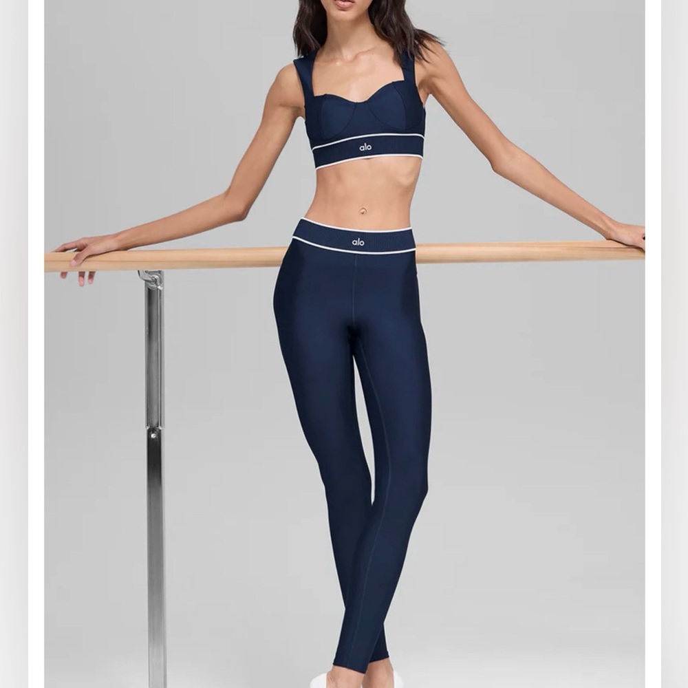 BEST SELLER Alo yoga airlift high waist alignment legging navy